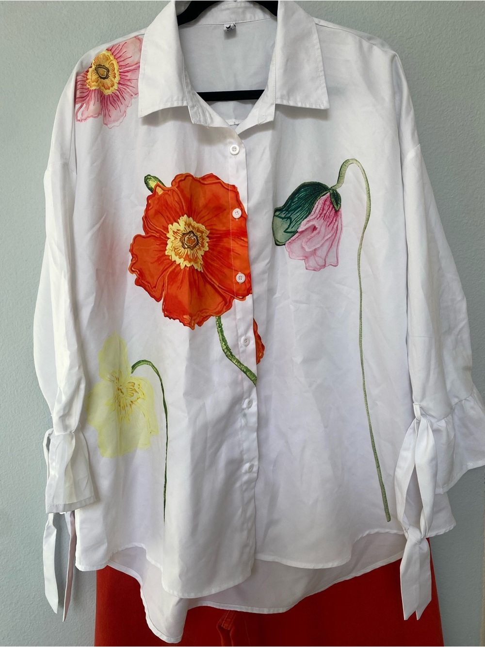 White Floral Button-Up Top - Picture 2 of 9